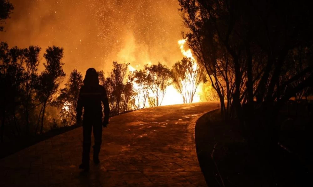 Φωτιές Εύβοια και Ηλεία – Συγκλονιστικές δορυφορικές εικόνες των πυρκαγιών